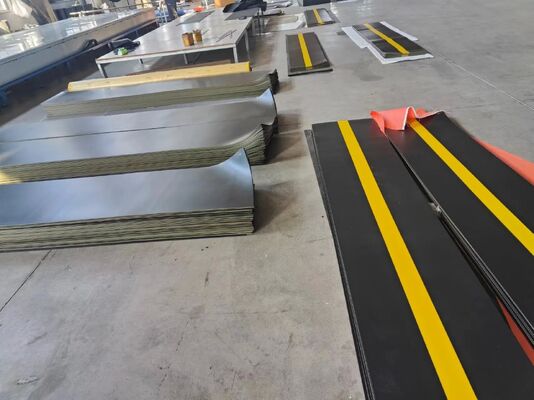 Beli Pintu Bagian Industri Bertenaga Listrik Menggabungkan Perawatan Tahan Korosi dan Panel Pelindung Jari yang Direkayasa untuk Industri online manufacture