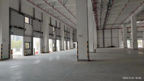 Pintu Seksi Industri Terisolasi RAL9006 / RAL9002 Warna Untuk Gudang