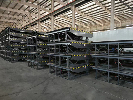 Grey Truck Hydraulic Dock Leveler Untuk Mudah Pemuatan Dan Pengungkapan IP55