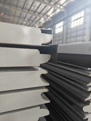 Panel pintu terisolasi tebal 40mm untuk kinerja termal yang superior
