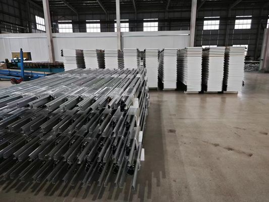 Pintu Industri Seksi Tahan Angin Isolasi Panas Untuk Pabrik Dan Hangar