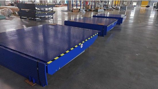 Ramp Lift Dock Hydraulic Warehouse yang tahan lama Efisiensi tinggi