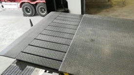 Telescopic Hydraulic Loading Dock Leveler Daya Motor yang dapat disesuaikan 1.1KW 380V 50HZ