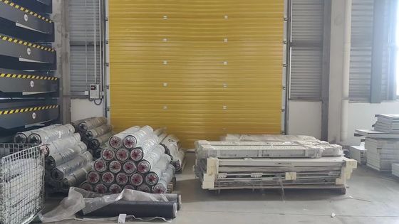 Pintu Garasi Bagian RAL9002 Disesuaikan Dengan Kotak Kontrol Antarmuka Mesin Manusia